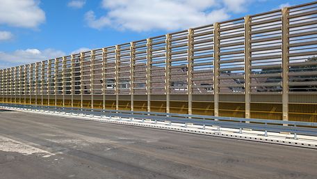Transparente und hochabsorbierende Schallschutzwand an der Teutoburgerstr. in Oberhausen